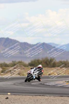 media/Nov-16-2025-Race Pace (Sun) [[8c5fa54630]]/Non Verified Riders (1st 20 Minutes)/5-Turn 15 (110pm)/